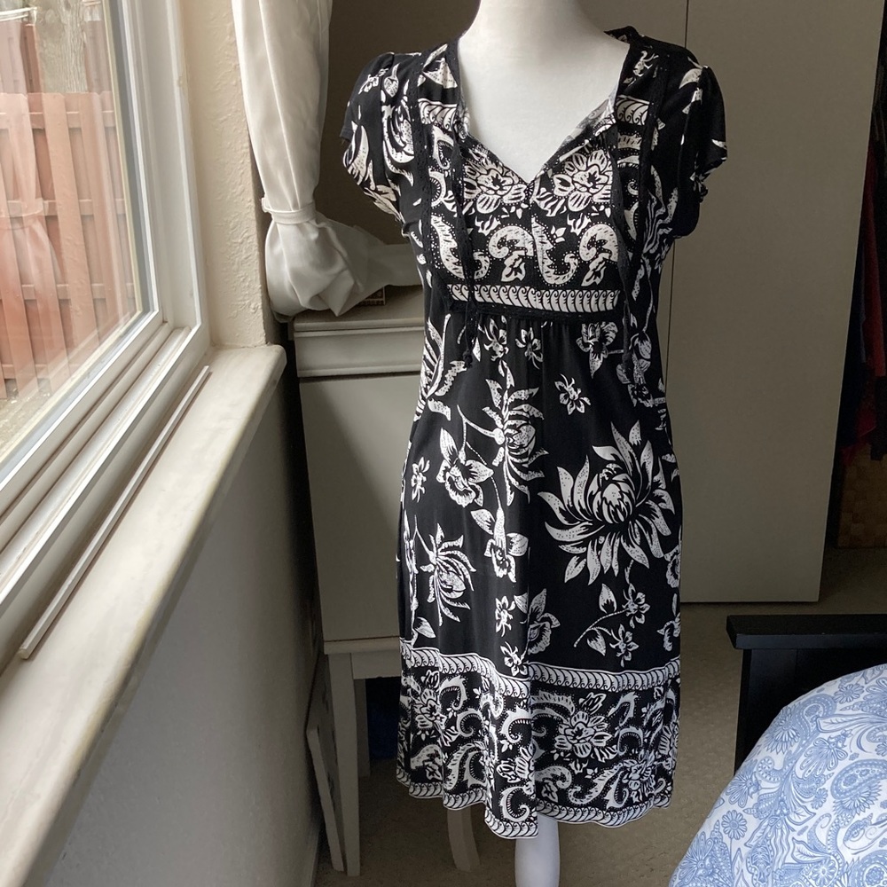 mark. Black and White Floral Midi Dress